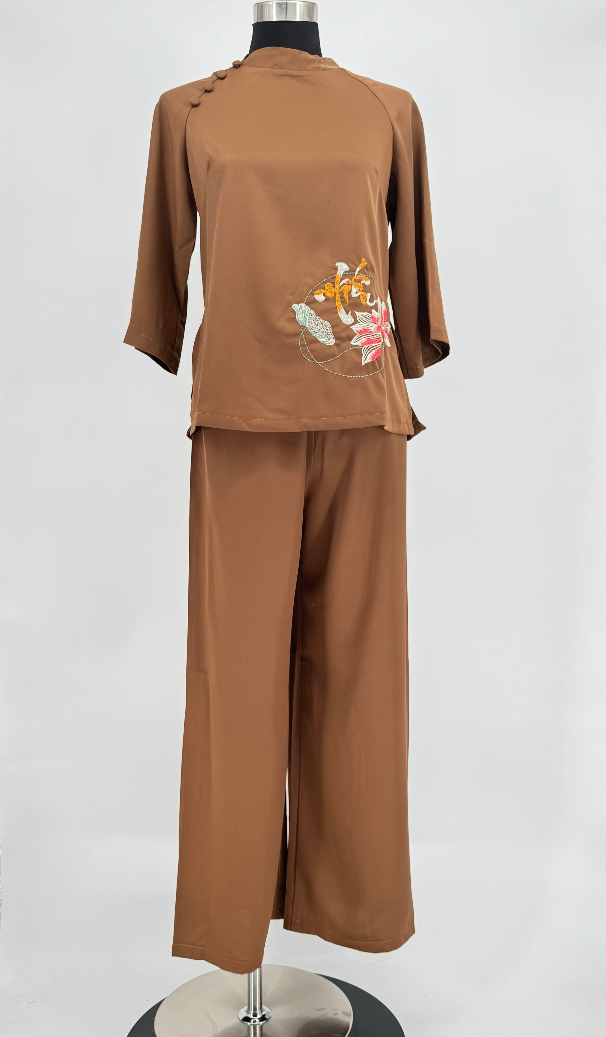 cổ áo truyền thống