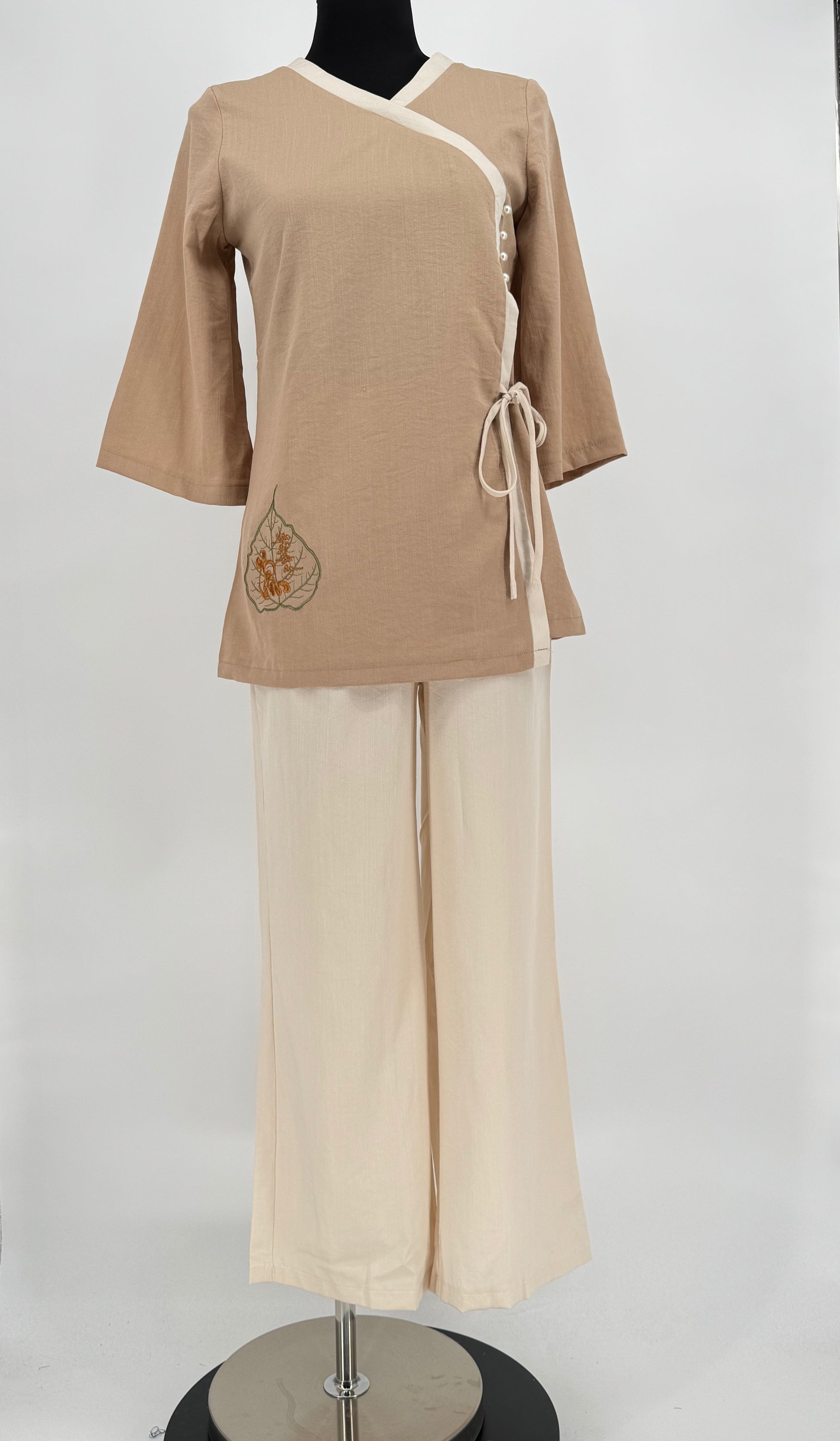 cổ áo truyền thống