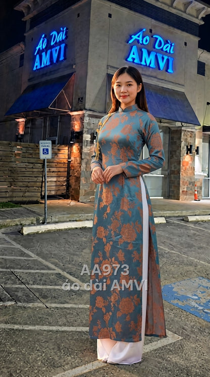 Áo dài gấm xanh hoa văn dệt nổi khuy Tết cổ điển dự tiệc, mã AA973