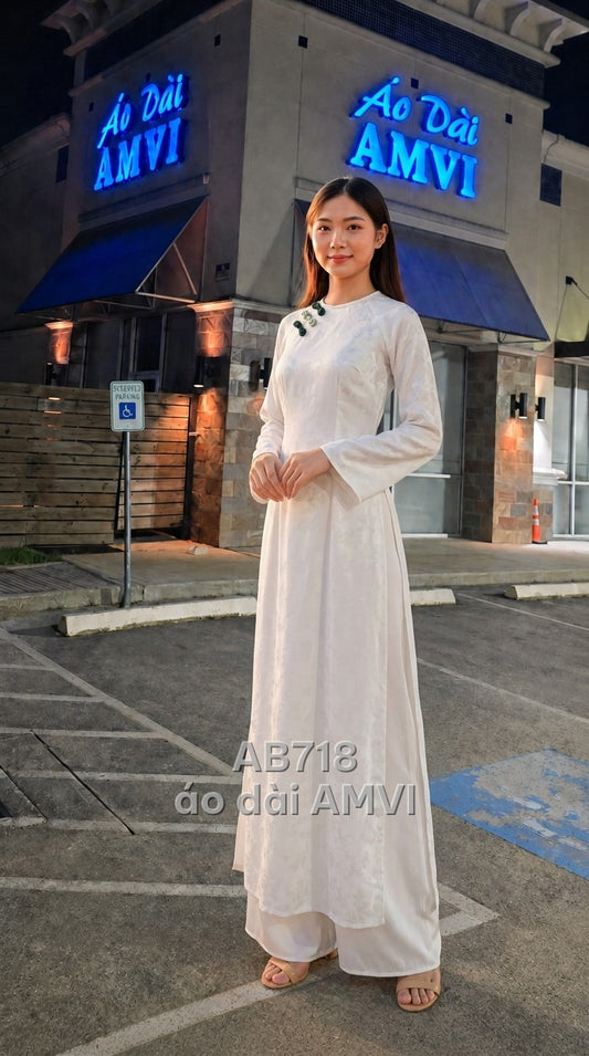 Áo dài gấm trắng họa tiết jacquard cách tân thanh lịch phụ dâu, mã AB718
