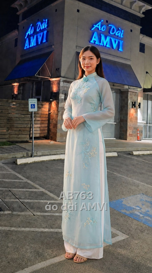 Áo dài ren xanh thêu hoa thanh lịch cho phụ dâu, mã AB763