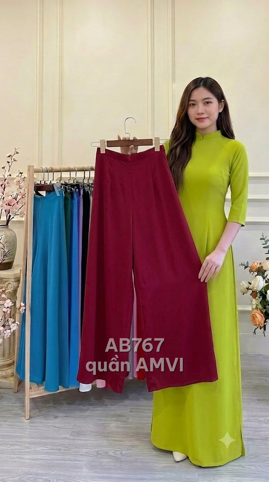 Quần lụa mặc với áo dài ống rộng vải mềm đỏ dáng suông thanh lịch, mã AB767