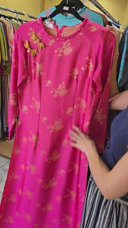 Áo Dài Dạ Hội Hồng Cánh Sen Họa Tiết Vàng Chìm – Vẻ Đẹp Việt Tại The Met - AB148