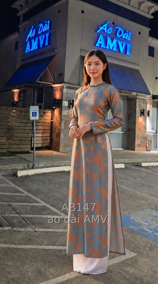 Áo Dài Truyền Thống Xanh Xám Họa Tiết Hoa Chim Nổi Bật Tại Washington DC - AB147