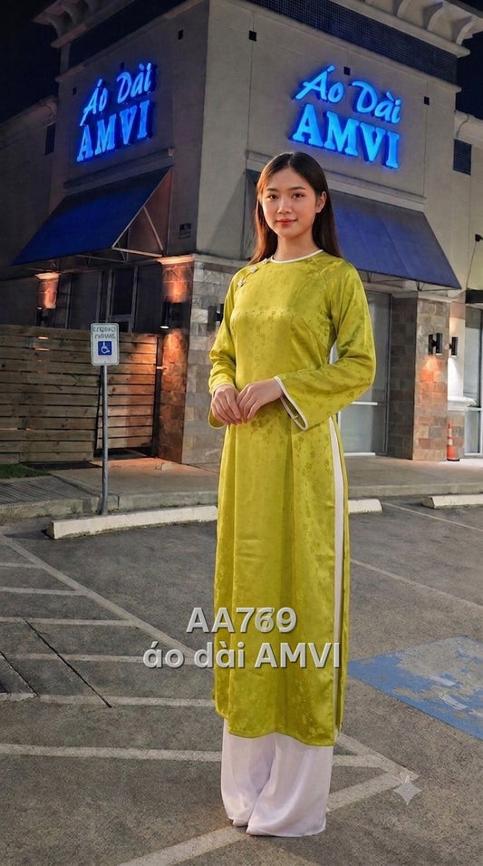 Áo - Lụa Xanh Họa Tiết Hoa Lá Dệt Chìm Cổ Tròn Truyền Thống - AA769